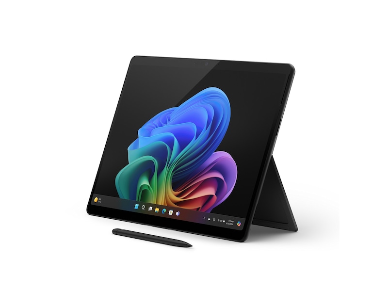 Microsoft Surface Pro Copilot C12 13" OLED touch (sort) PC - Bærbar / laptop